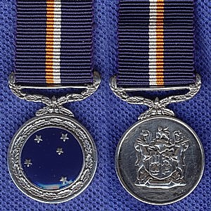 Southern Cross Medal (1952).jpg