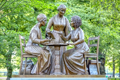 File:Womens-Rights-Pioneers-Monument Meredith-Bergmann 2021-05-13 19-05.jpg