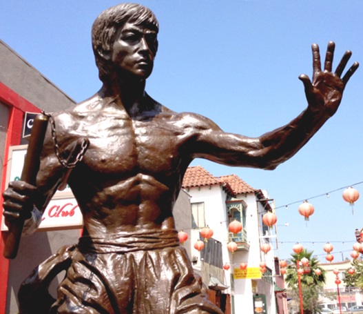 File:Bruce Lee statue in Los Angeles.jpg