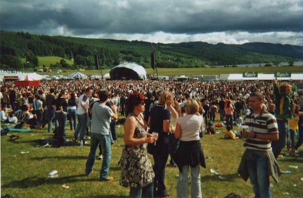 File:Crowd at RockNess 2006.jpg