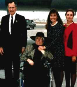 File:GeorgeBushwithTateFamily.jpg