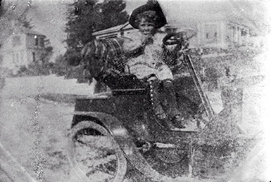 File:1905 Wood - Timaru built car.jpg