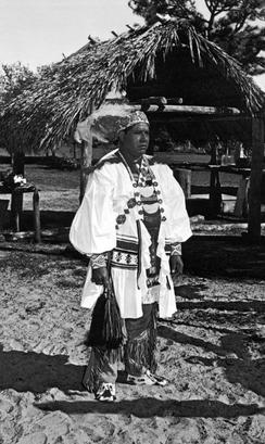 File:Billy Osceola, first chief of the Seminole Tribe of Florida.jpg
