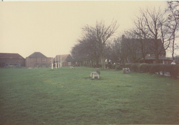 File:Main driveway, passing by the head master's house and the New House (Bembridge School, White Cliff Bay, Isle of Wight - 1988).jpg