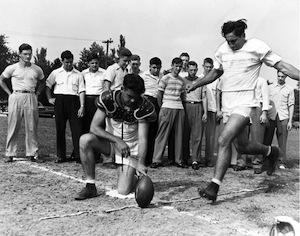 File:Lou Groza demonstrates kicking technique, 1947.jpg