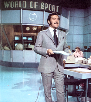 File:Dickie Davies - World Of Sport.jpg