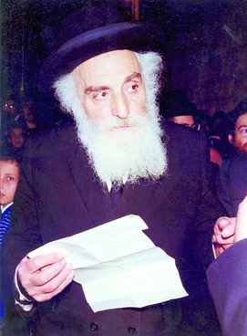 File:Reb Beinush hamodia.jpg