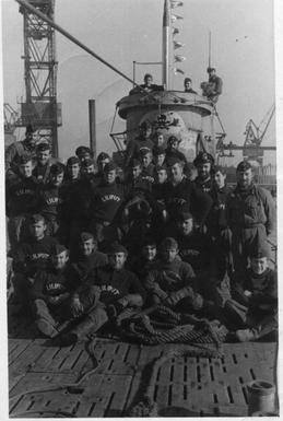 File:U 575 Crew after 7th patrol 1943.jpg