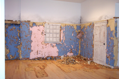 File:Valerie Hegarty Childhood Bedroom 2004.jpg