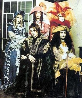 Malice_Mizer_-_Gekka_No_Yasoukyoku.jpg