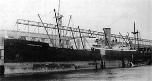 SS Washingtonian в пристанището, c. 1914 г.