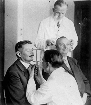 File:VonVerschuer measures heads CSH DNALC.jpg