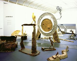 File:Frederick Kiesler, Us, You, Me installation view, Parrish Art Museum.jpg