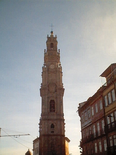 File:Torre clerigos 26-9-04.jpg