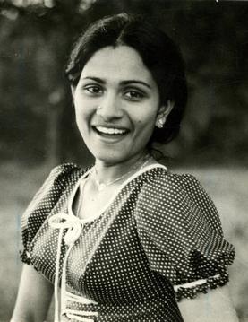 http://upload.wikimedia.org/wikipedia/en/8/85/Shoba_actress.jpg