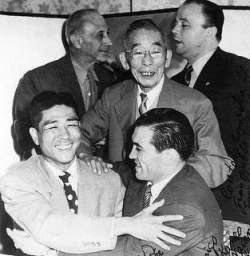 File:Munehide Tanabe (1881–1957) with Yoshio Shirai and Pascual Pérez.jpg