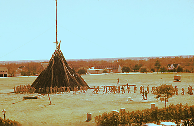 File:Late 50s Aggie Bonfire.jpg