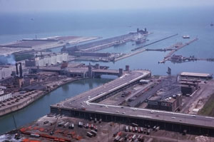 File:Lake Shore Drive.JPG