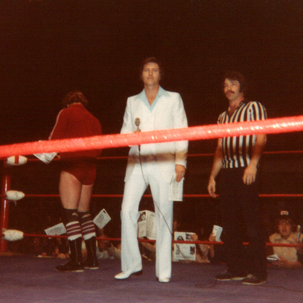 File:GeneSummers in ring 1981.jpg