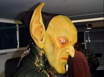 File:Green Goblin animatronic make-up for Spider-Man (2002 film).jpg