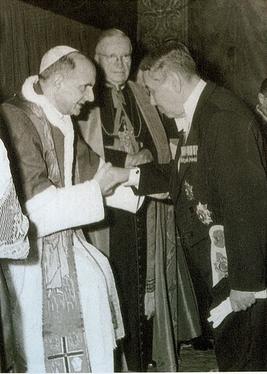 File:Pope Paul VI receives Special Envoy Chang.jpg