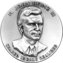 File:Heinz Award Medal.png