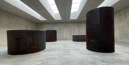 File:Four Rounds, Equal Weight, Unequal Measure, 2017, Richard Serra at Glenstone.jpg