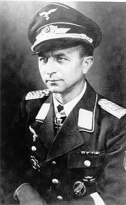 File:Erich Walther a pilot in nazi germany.jpg