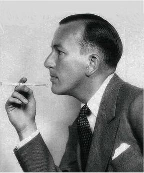 File:Coward with-cigarette-holder.jpg