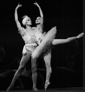 Rudolf Nureyev and Margot Fonteyn in the Grand...