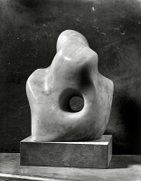 File:1932 Barbara Hepworth Pierced Form, Paul Laib, photographer, courtauld museum.jpg