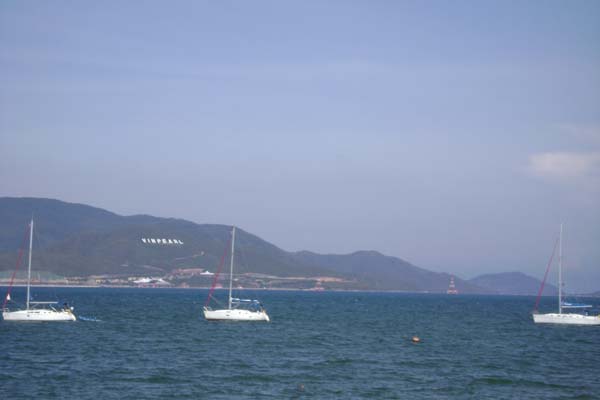 File:Nha Trang Bay.jpg