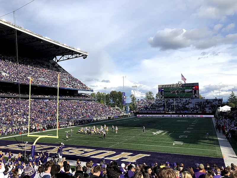 File:UW vs USC at Husky Stadium, September 2019.jpg