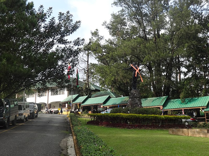 File:UP Baguio - oblation (Baguio, Benguet)(2018-11-26).jpg