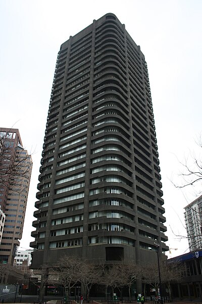 File:1 Thibault Square.JPG