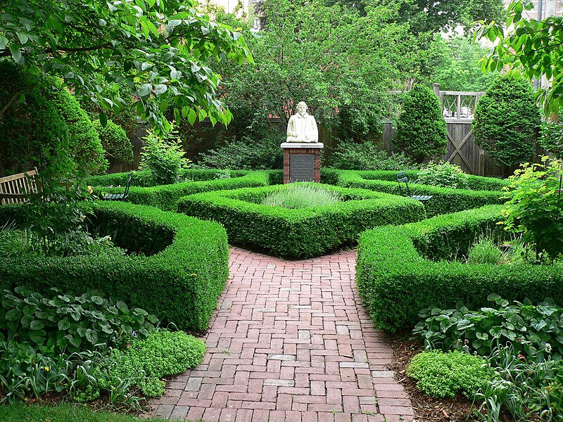 File:YaleElizabethanClubBorosonGarden.JPG