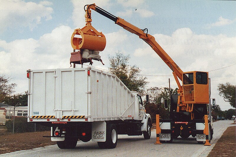 File:Rearloadertruck.jpg