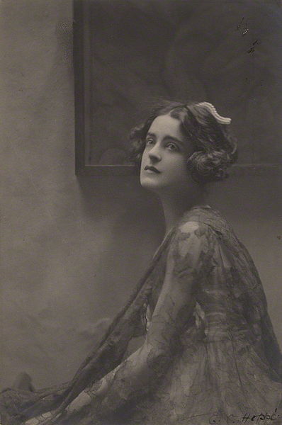 File:Harriet-Cohen-1922.jpg