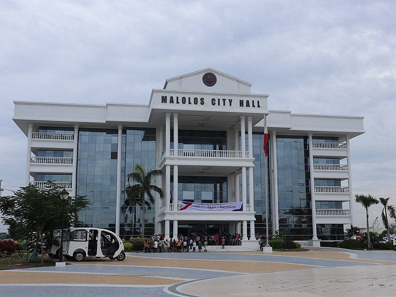 File:Malolos City Hall (MacArthur highway, Malolos, Bulacan; 06-12-2021).jpg