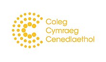 Логотип Coleg Cymraeg Cenedlaethol (желтый) .jpg