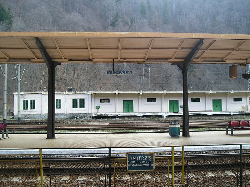 File:Sinaiatrainstation.jpg