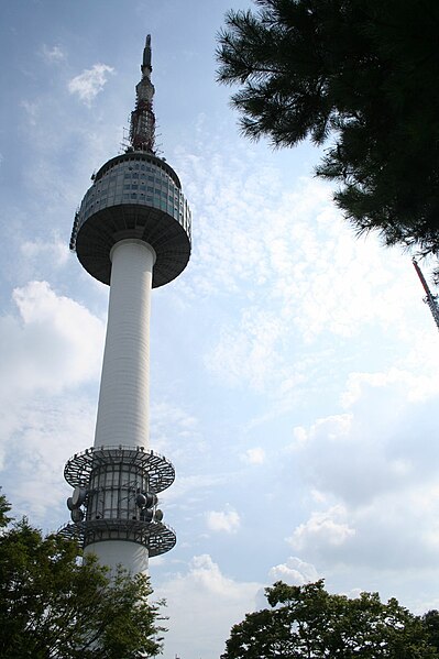 File:Seoul.Tower.01.jpg