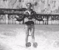 200px-Fonzie_jumps_the_shark.PNG