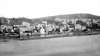 A circa-1903 view. Many of the buildings here are now gone; see following modern image