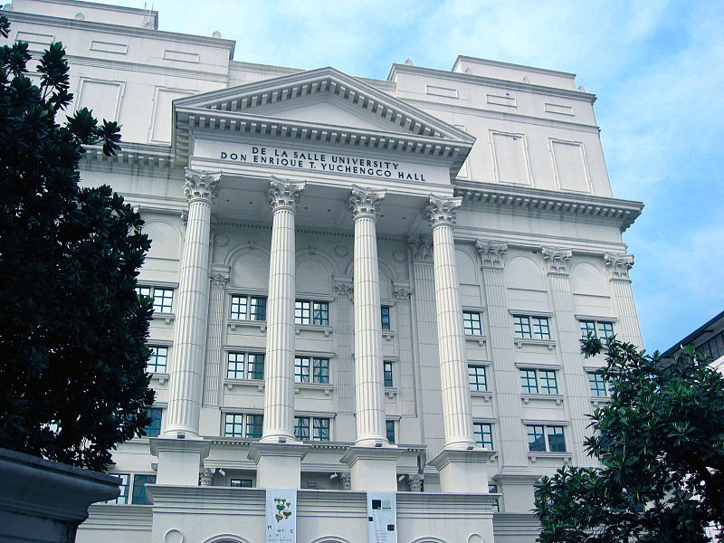 File:De La Salle University hall.JPG