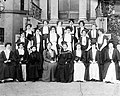 Miss Lucy Gwynn, Miss Margery Cunningham and students, 1910