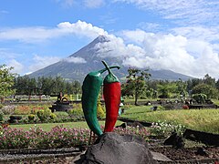 Mount Mayon view from Cagsawa Park, sili sculpture