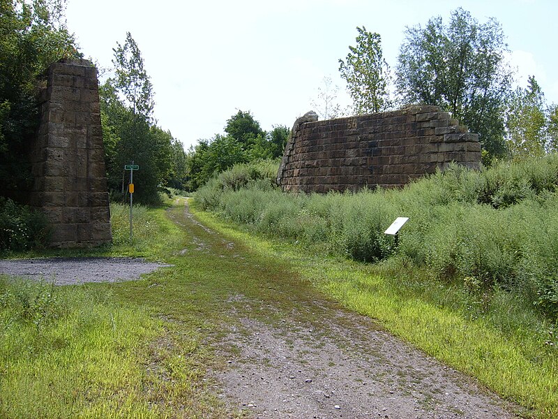 File:Genesee Valley Greenway intersect Lehigh Valley Trail.jpg