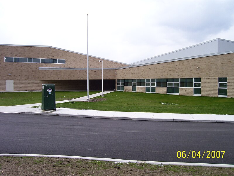 File:EastHighSchoolYoungstown.jpg