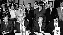 Signing of the Split Agreement, 22 July 1995.jpg